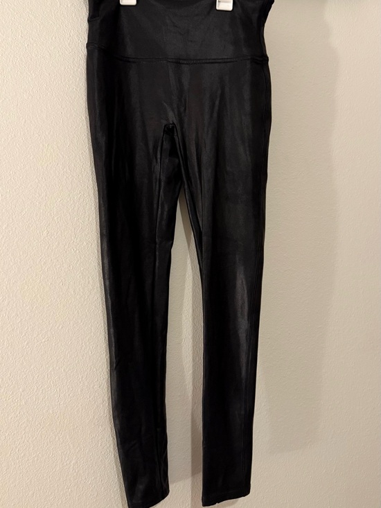 SPANX Pants - SPANX Black with Red Tag High-Rise Legging Detail